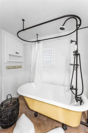 $2,200 | 2371 Spring Oak Drive, Running Springs, CA 92382