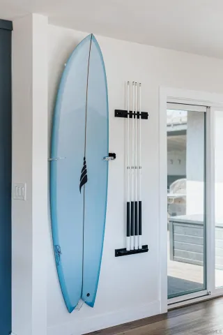 a view of a black and white wall