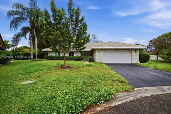 $580,000 | 5036 Northwest 66th Lane, Coral Springs, FL 33067