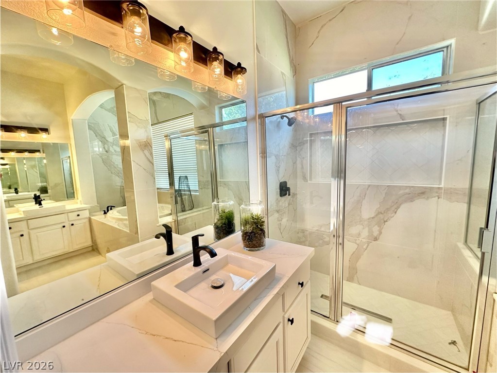 9996 Liberty View Road Las Vegas, NV 89148 - Photo 34 of 64 SPA LIKE MAIN BATH.
