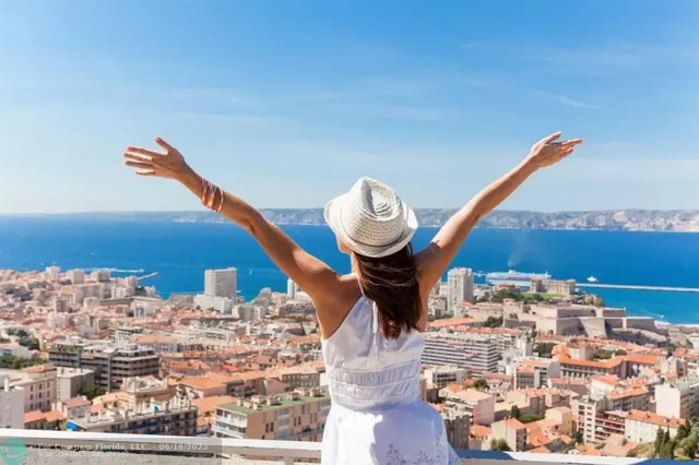 a view of sitting area in kitchen
