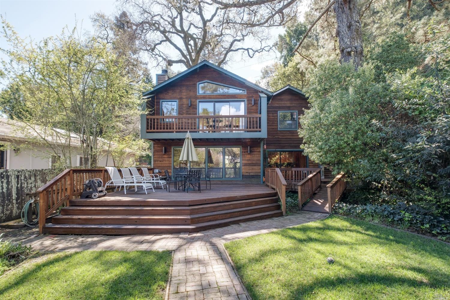 18 Acacia Road Fairfax, CA 94930 - Photo 1 of 1 Gallery Image 1