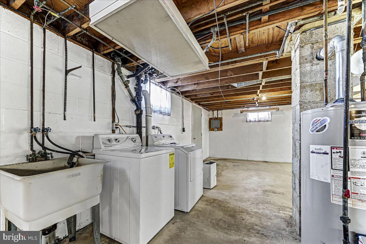 123 Reybold Drive Delaware City, DE 19706 - Photo 27 of 30 a utility room with dryer and washer