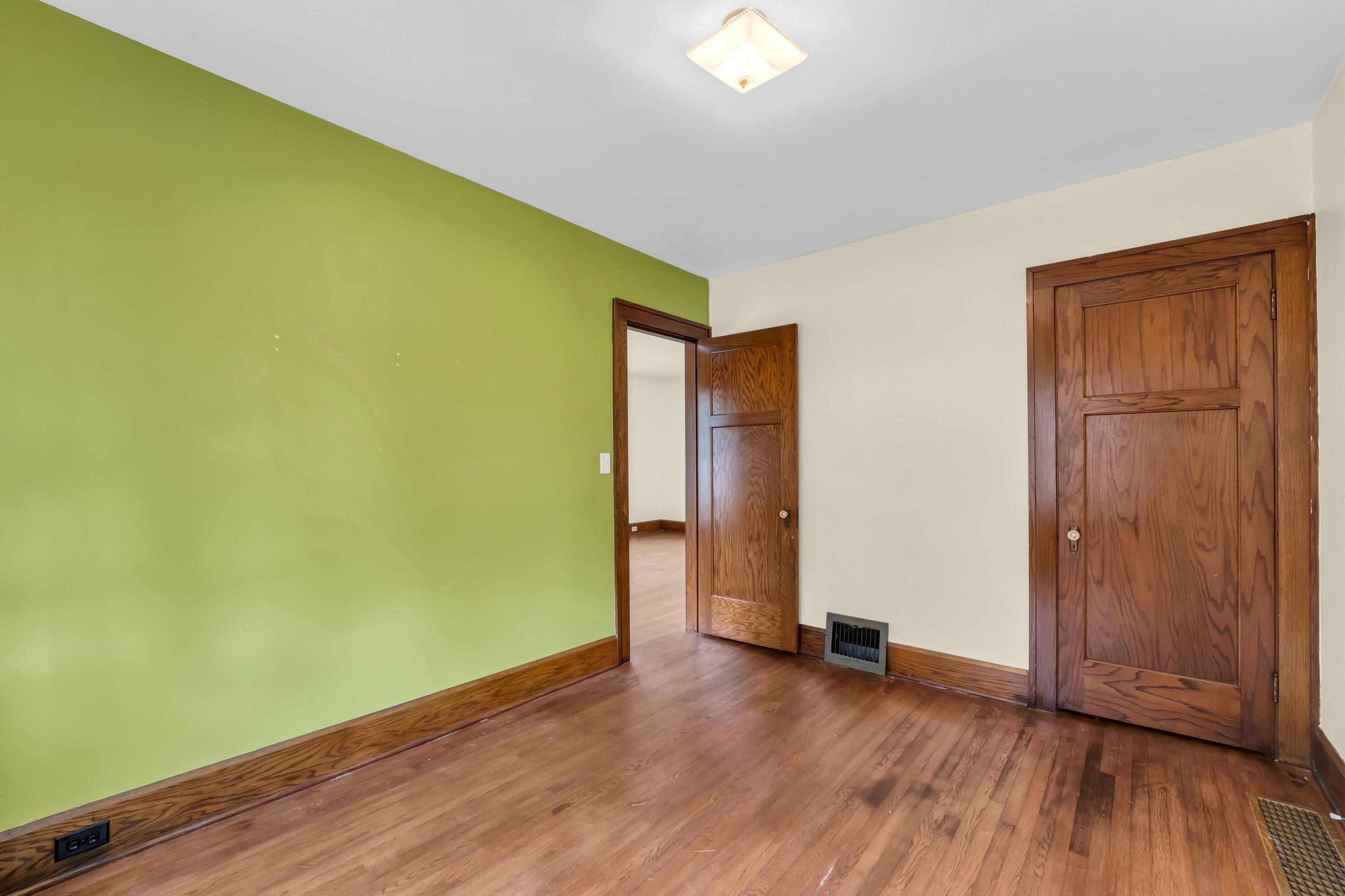 704 Belmont Avenue Racine, WI 53405 - Photo 11 of 42 Photo (11)