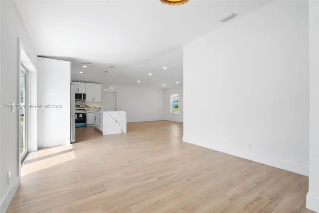 $3,600 | 102 Southwest 13th Avenue, Delray Beach, FL 33444