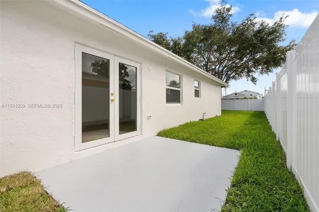 $3,600 | 102 Southwest 13th Avenue, Delray Beach, FL 33444