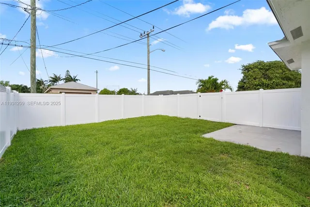 $3,600 | 102 Southwest 13th Avenue, Delray Beach, FL 33444