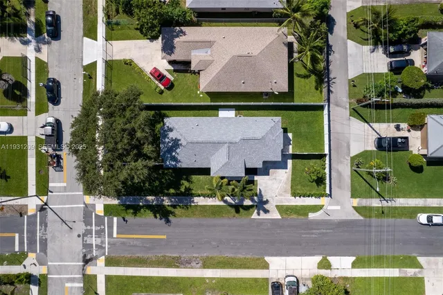 $3,600 | 102 Southwest 13th Avenue, Delray Beach, FL 33444