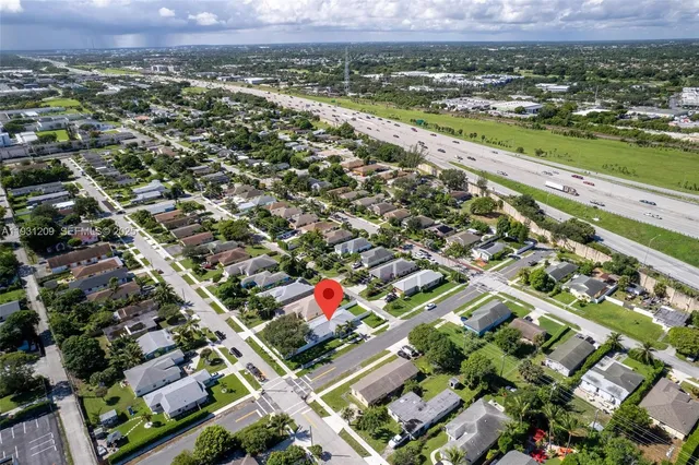 $3,600 | 102 Southwest 13th Avenue, Delray Beach, FL 33444