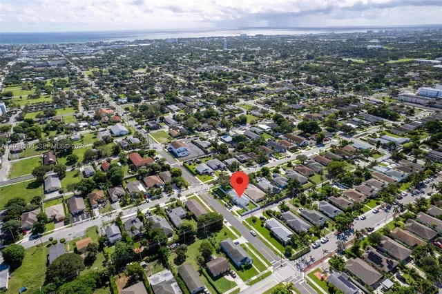 $3,600 | 102 Southwest 13th Avenue, Delray Beach, FL 33444