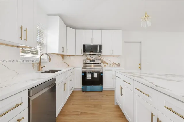 $3,600 | 102 Southwest 13th Avenue, Delray Beach, FL 33444