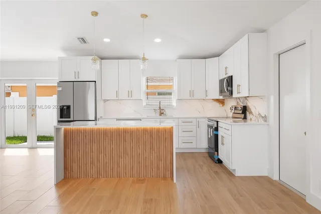 $3,600 | 102 Southwest 13th Avenue, Delray Beach, FL 33444