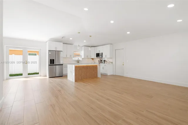 $3,600 | 102 Southwest 13th Avenue, Delray Beach, FL 33444