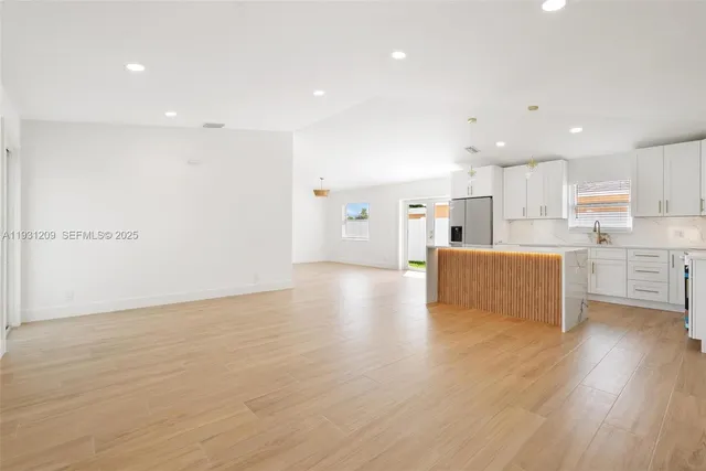 $3,600 | 102 Southwest 13th Avenue, Delray Beach, FL 33444