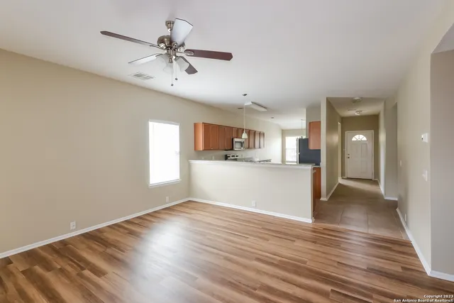 $1,695 | 9522 Ascending, Converse, TX 78109