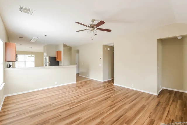 $1,695 | 9522 Ascending, Converse, TX 78109