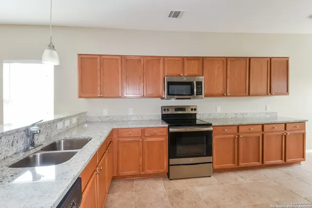 $1,695 | 9522 Ascending, Converse, TX 78109