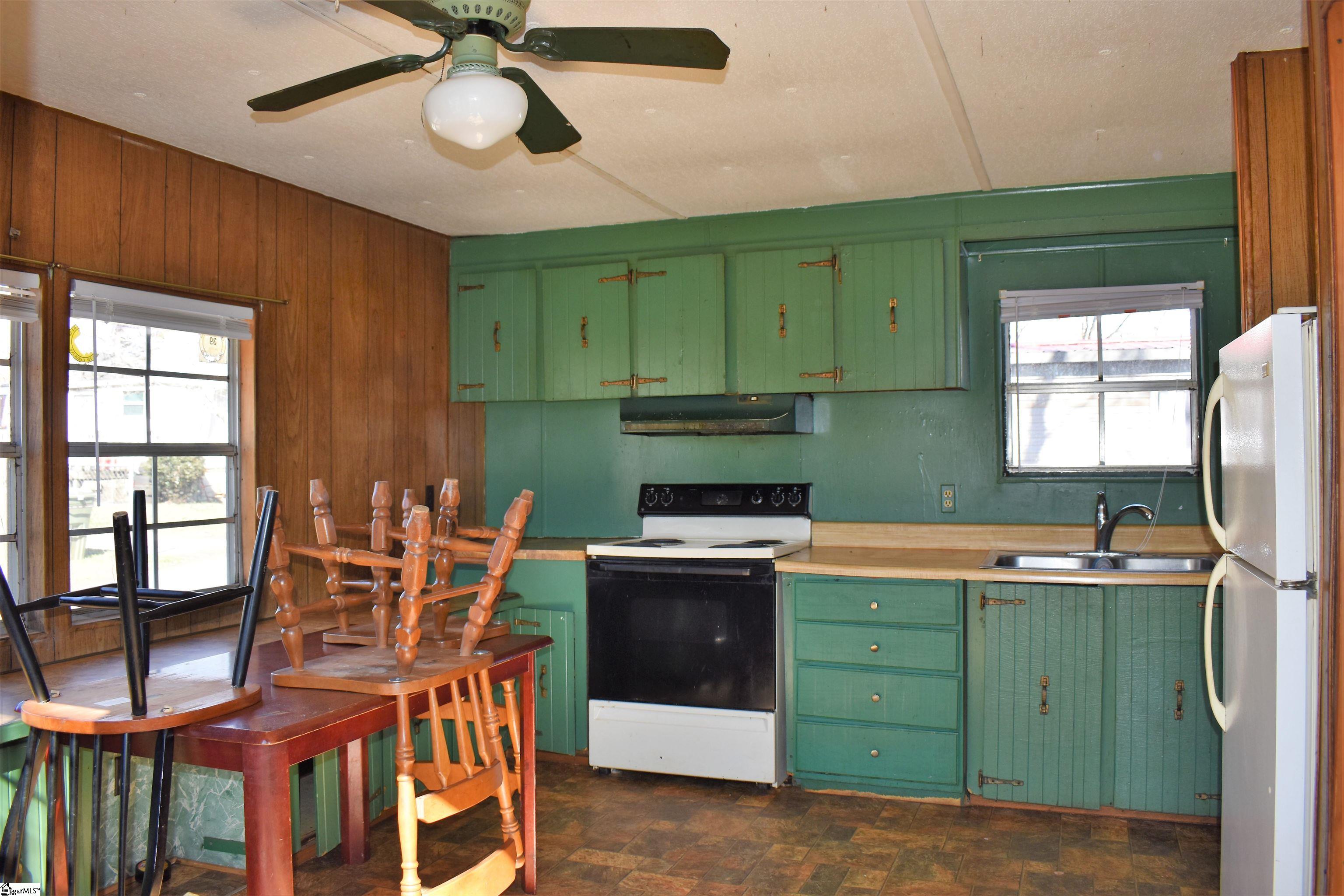 113 West Woodland Road Easley, SC 29640 - Photo 3 of 22 Gallery Image 3