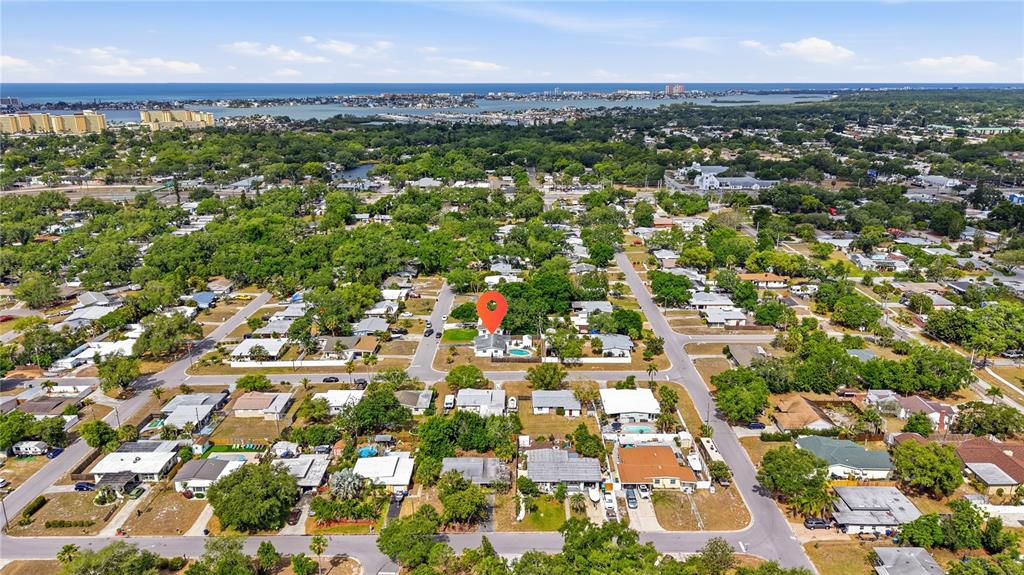 10437 52nd Avenue North St. Petersburg, FL 33708 - Photo 10 of 36