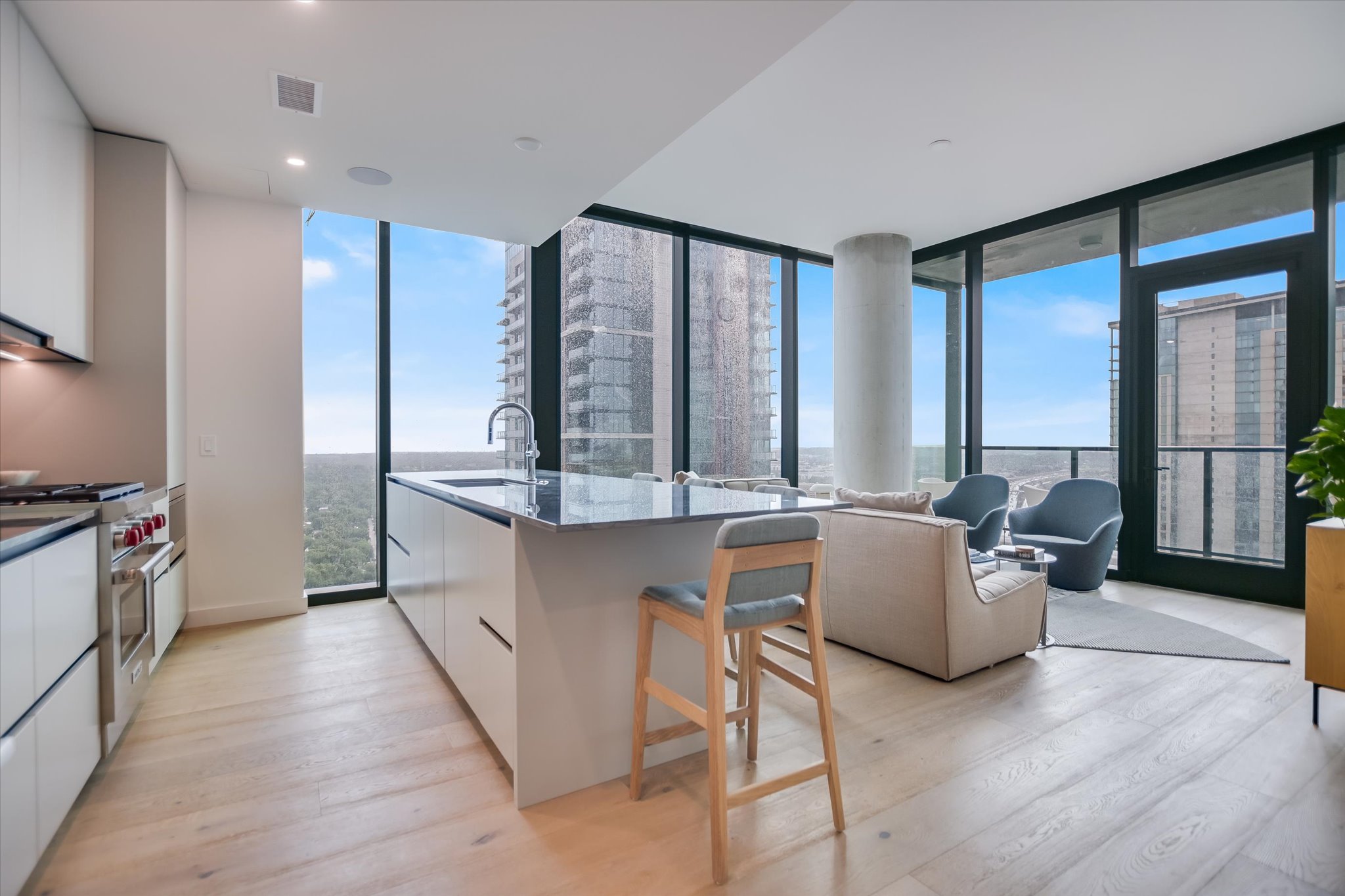 610 Davis Street, Unit 2502 Austin, TX 78701 - Photo 22 of 31 Photos shown are of the same floor plan 5 floors higher.