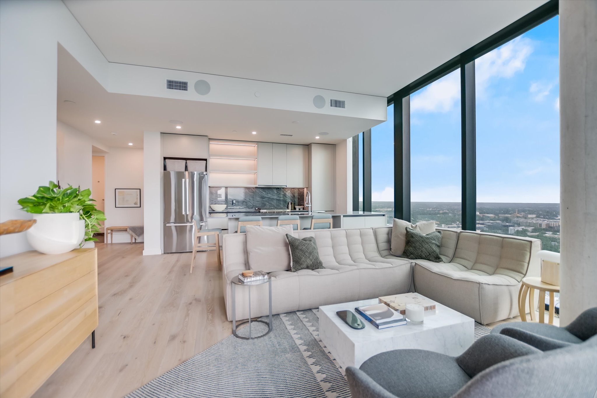 610 Davis Street, Unit 2502 Austin, TX 78701 - Photo 25 of 31 Photos shown are of the same floor plan 5 floors higher.