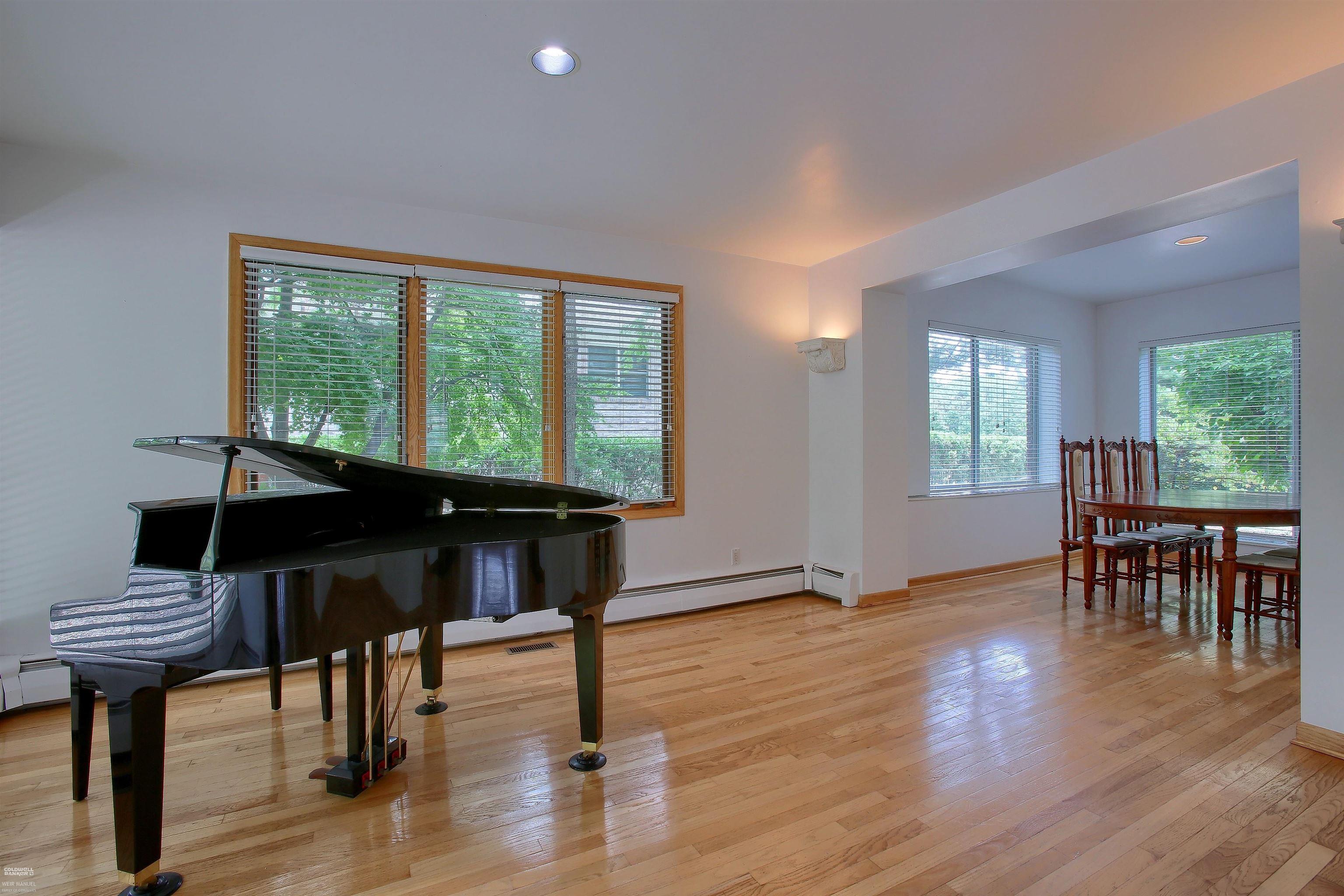 917 Lake Shore Road Grosse Pointe Shores, MI 48236 - Photo 14 of 44