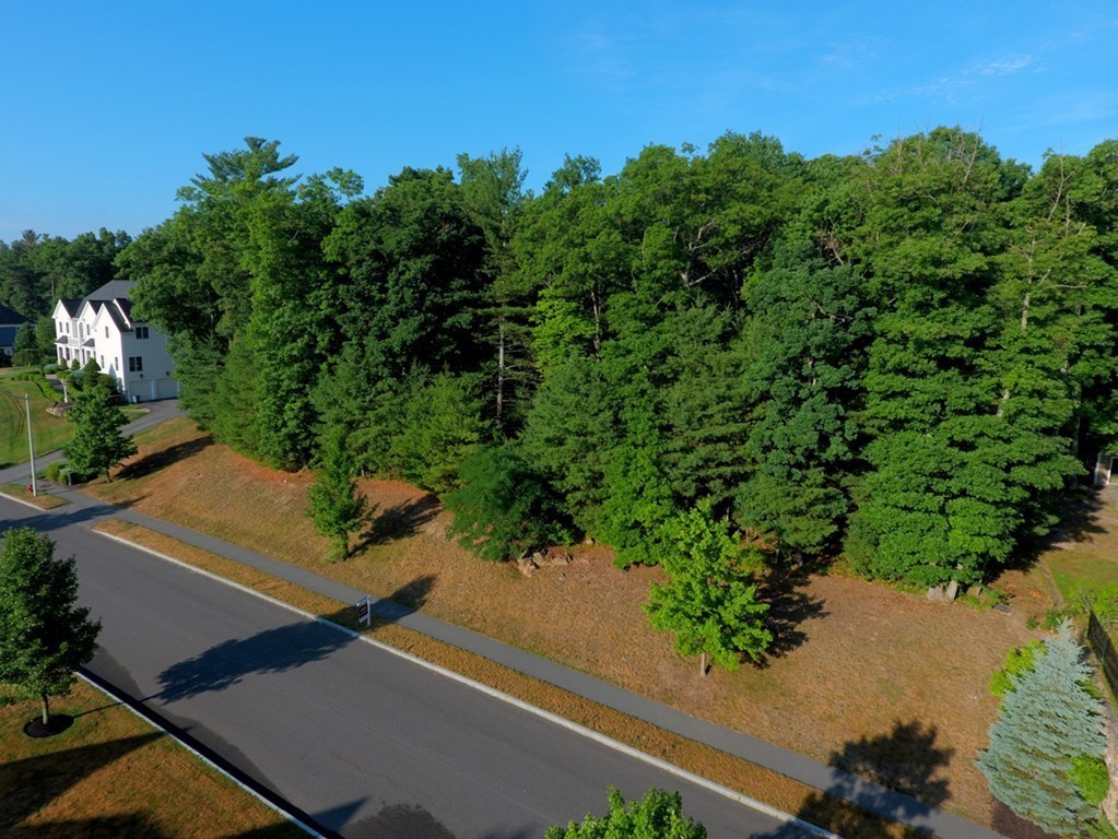 30 Olde Coach Road North Reading, MA 01864 - Photo 2 of 14 Gallery Image 2