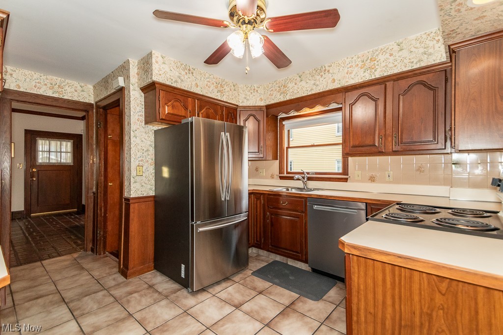 5155 Eastover Road Cleveland, OH 44124 - Photo 12 of 46 Kitchen