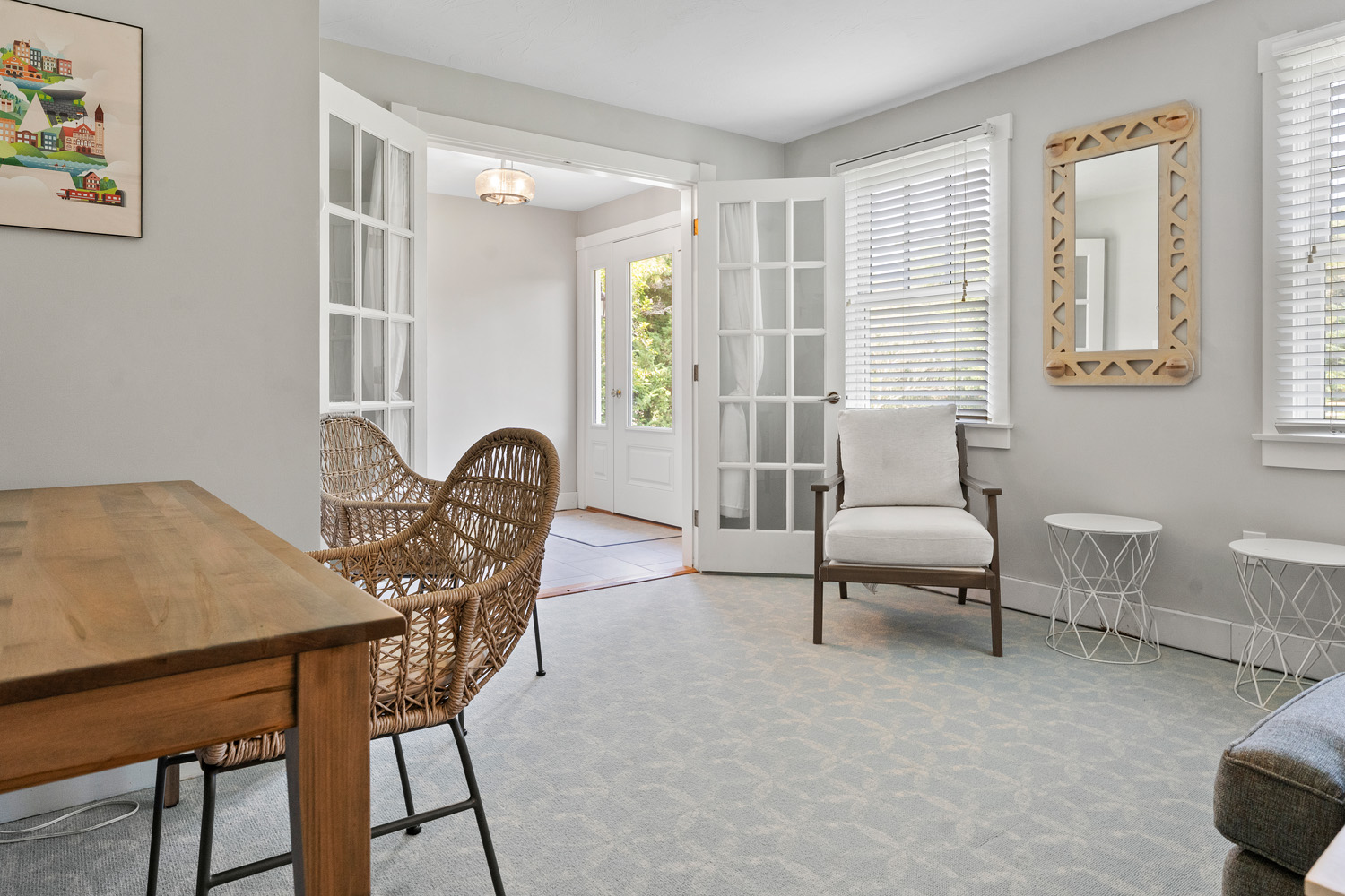 5 Katama Drive Edgartown, MA 02539 - Photo 18 of 28 a living room with furniture and a potted plant
