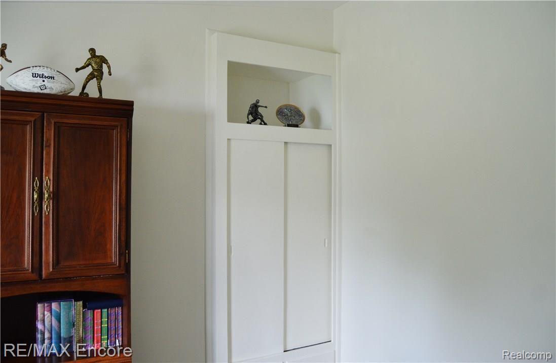 306 Fitzner Drive Davison, MI 48423 - Photo 16 of 32 Closet in 3rd bedroom