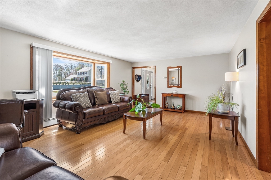 95 Evergreen Road Tewksbury, MA 01876 - Photo 12 of 31 Gallery Image 12