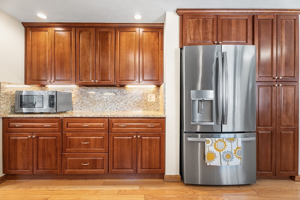95 Evergreen Road Tewksbury, MA 01876 - Photo 5 of 31 Gallery Image 5