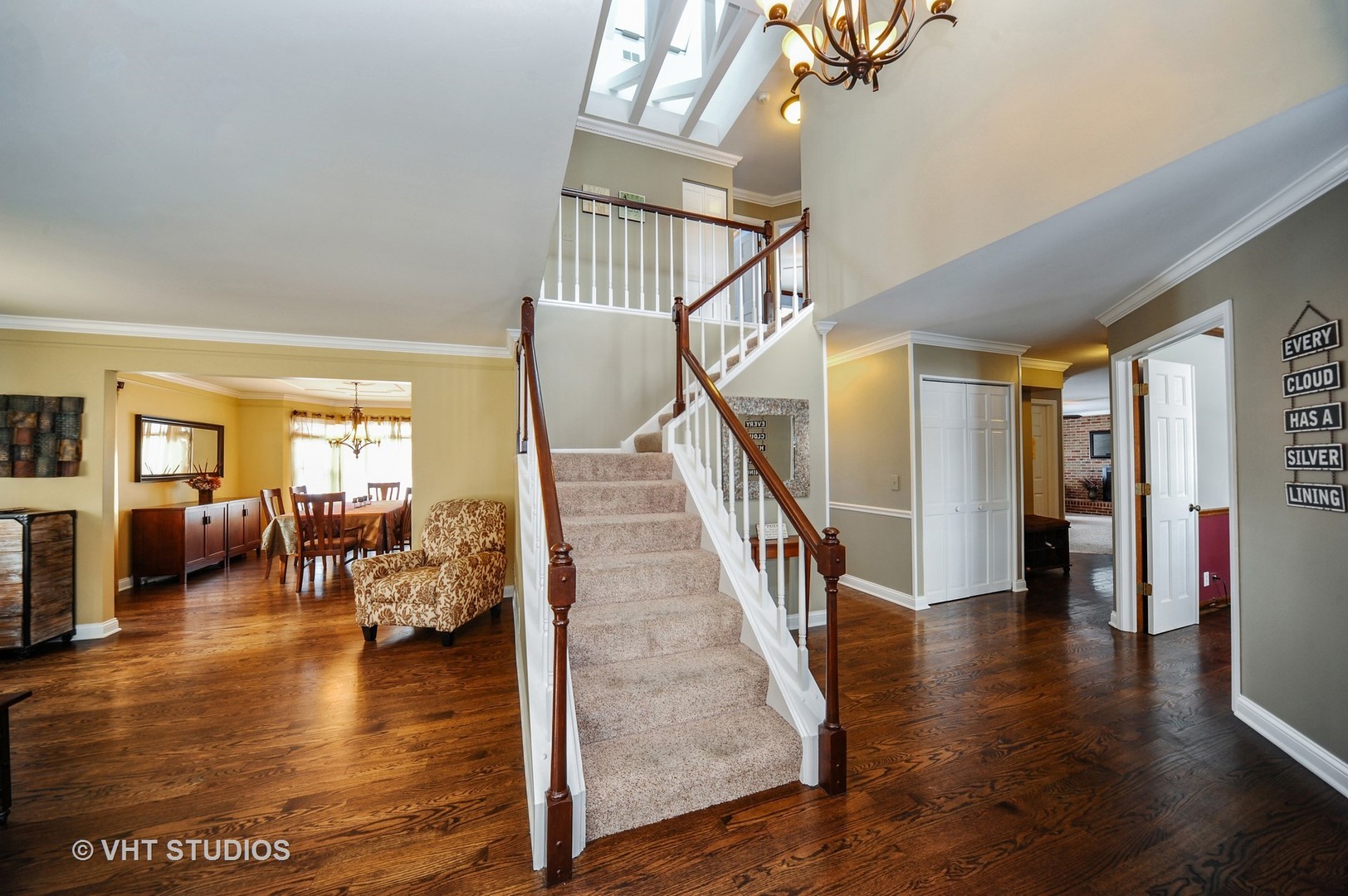 630 Raintree Road Buffalo Grove, IL 60089 - Photo 2 of 26 a view of livingroom with furniture wooden floor and windows