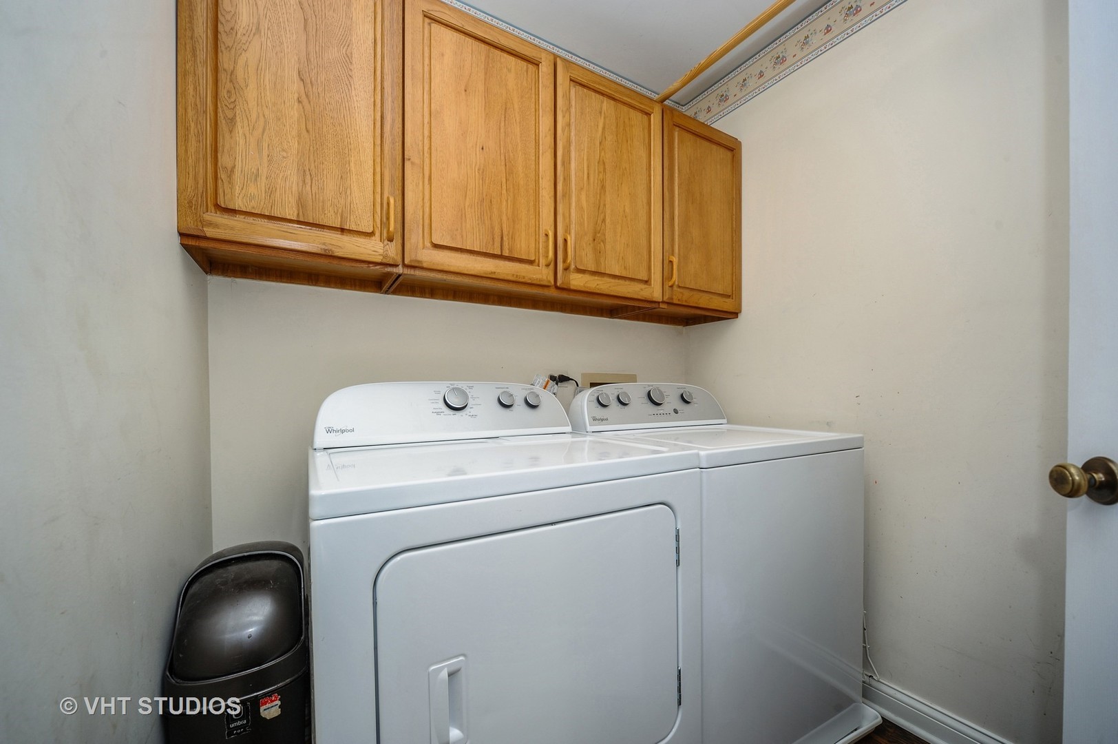 630 Raintree Road Buffalo Grove, IL 60089 - Photo 22 of 26 a utility room with dryer and washer
