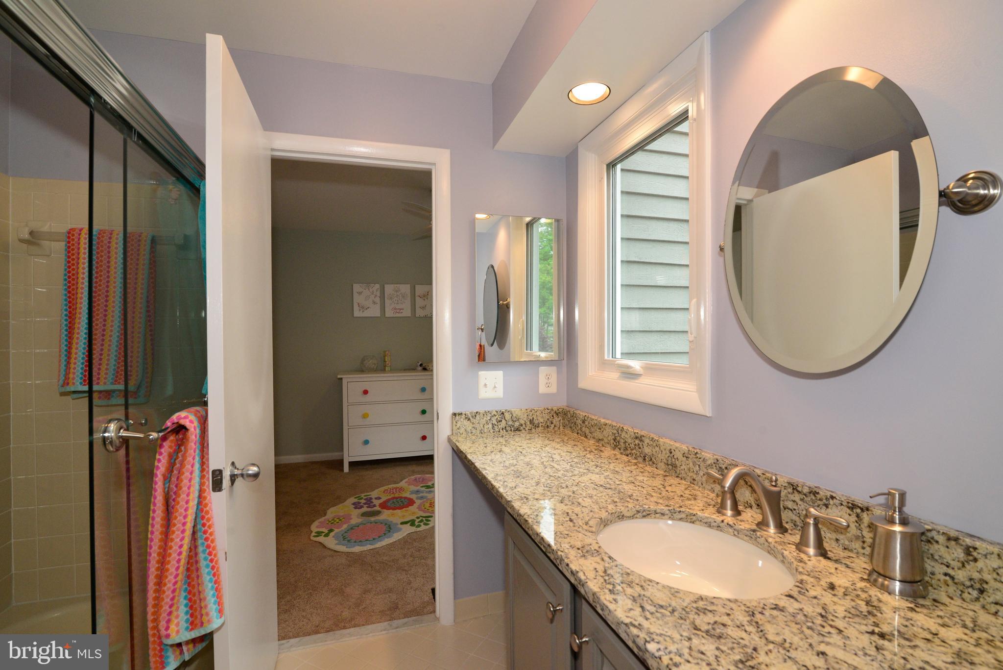 11609 Chapel Cross Way Reston, VA 20194 - Photo 21 of 32 Upper Level Ensuite Bath.