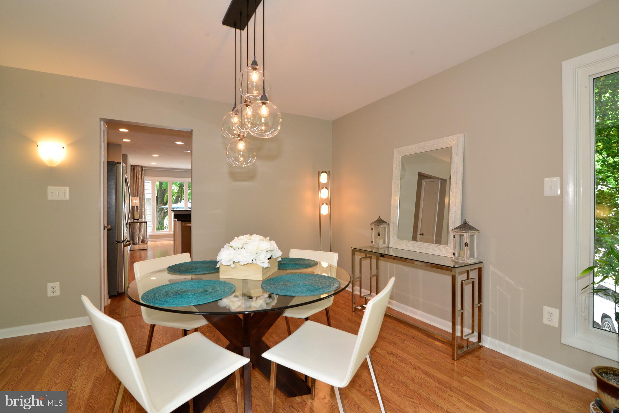 11609 Chapel Cross Way Reston, VA 20194 - Photo 9 of 32 Dining Room Adjacent to Kitchen.