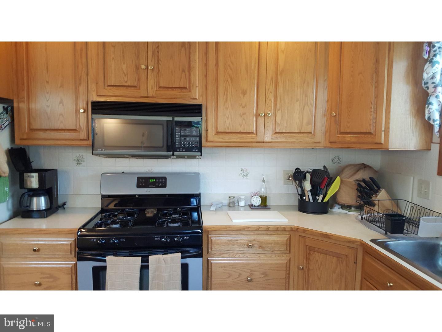226 Newtown Road Warminster, PA 18974 - Photo 8 of 14 Kitchen