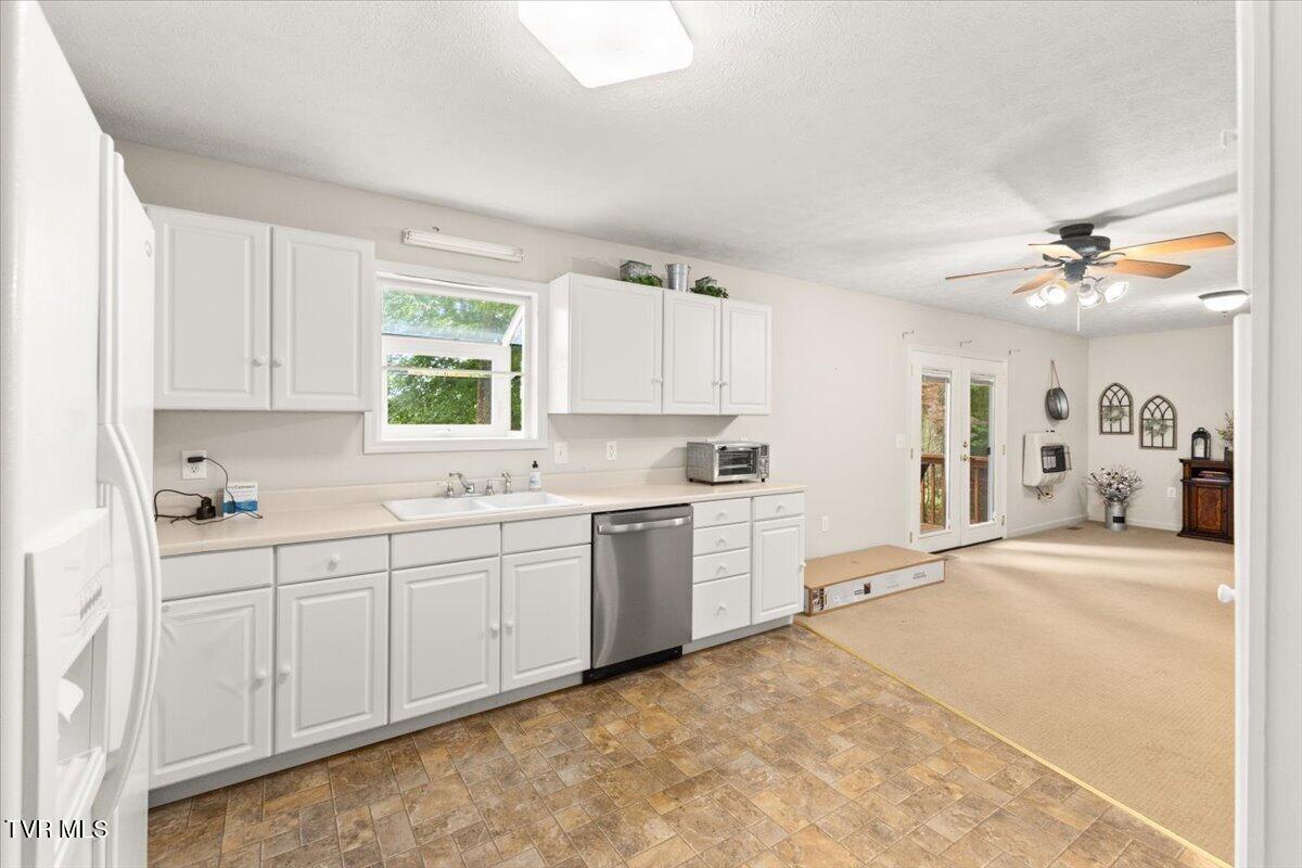 1594 Christian Bend Road Church Hill, TN 37642 - Photo 42 of 123 062-128A2451