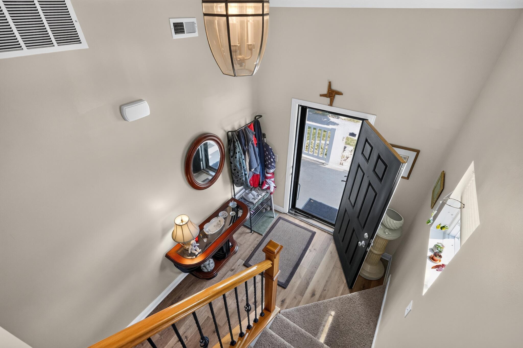 5643 Wexler Road Dublin, OH 43016 - Photo 15 of 23 5643_Wexler_Rd-Foyer-r-35
