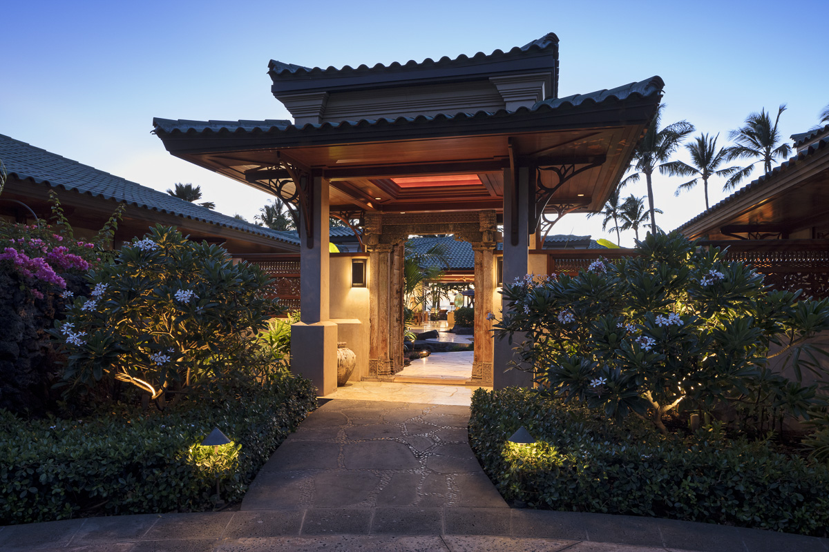 68-1015 Pauoa Way Kamuela, HI 96743 - Photo 23 of 30 a view of a patio with table and chairs and potted plants