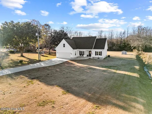 $359,900 | 400 Padgett Road, Maple Hill, NC 28454