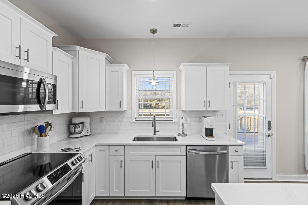 400 Padgett Road Maple Hill, NC 28454 - Photo 17 of 56 425A9586