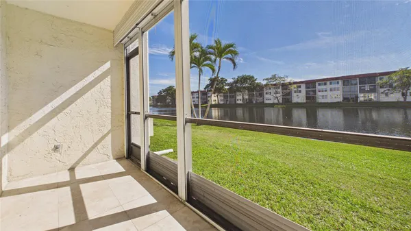 $1,700 | 381 South Hollybrook Drive, Unit 106, Pembroke Pines, FL 33025