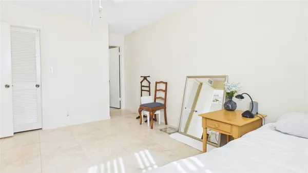 $1,700 | 381 South Hollybrook Drive, Unit 106, Pembroke Pines, FL 33025