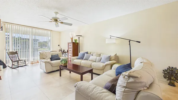 $1,700 | 381 South Hollybrook Drive, Unit 106, Pembroke Pines, FL 33025
