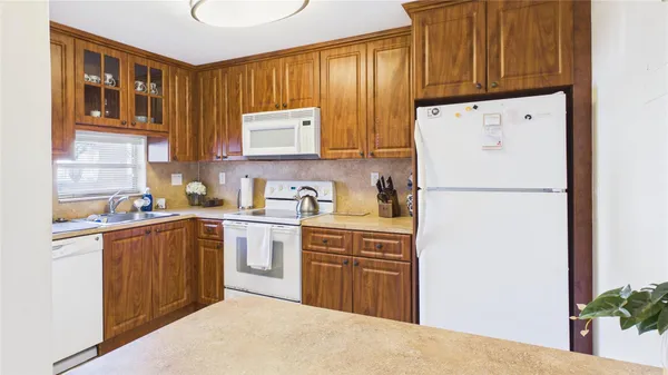 $1,700 | 381 South Hollybrook Drive, Unit 106, Pembroke Pines, FL 33025