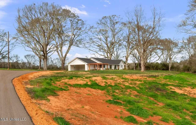 $429,000 | 125 B Barr Hill Drive, Magee, MS 39111
