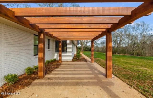 $429,000 | 125 B Barr Hill Drive, Magee, MS 39111