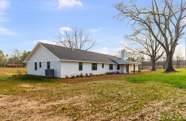 $429,000 | 125 B Barr Hill Drive, Magee, MS 39111
