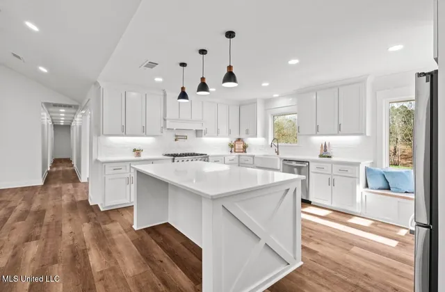 $429,000 | 125 B Barr Hill Drive, Magee, MS 39111